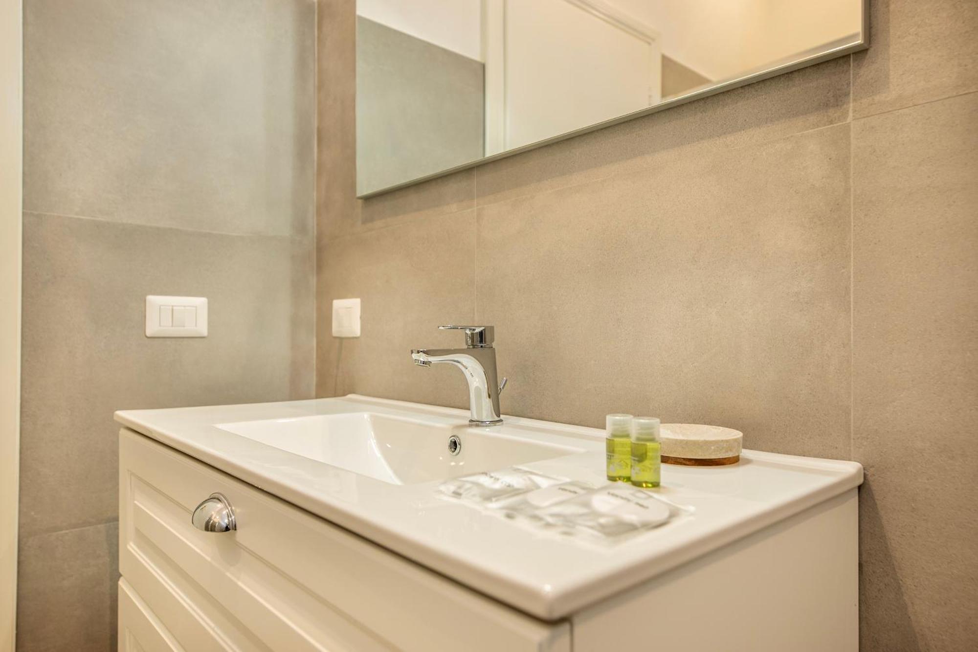 Apartment Borghese - *